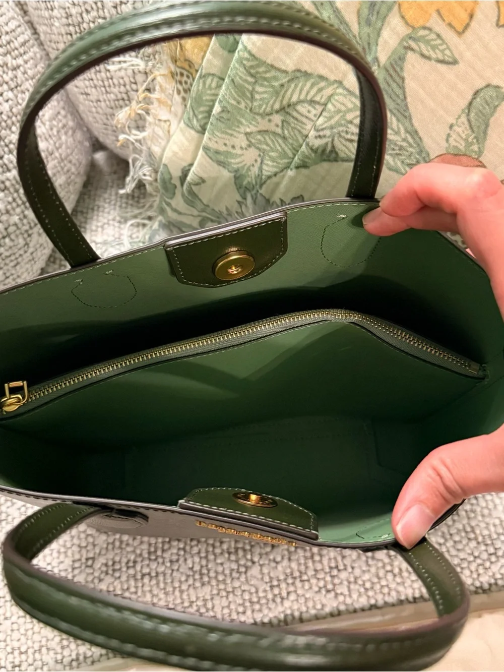 Kate Spade Bleecker Medium Crossbody Tote - Bonsai Tree Color